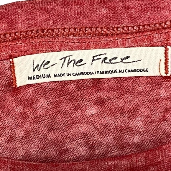 WE THE FREE - THE CHILL OUT COLD SHOULDER DISTRESSED T-SHIRT - SZ. MEDIUM B21 - Picture 5 of 10